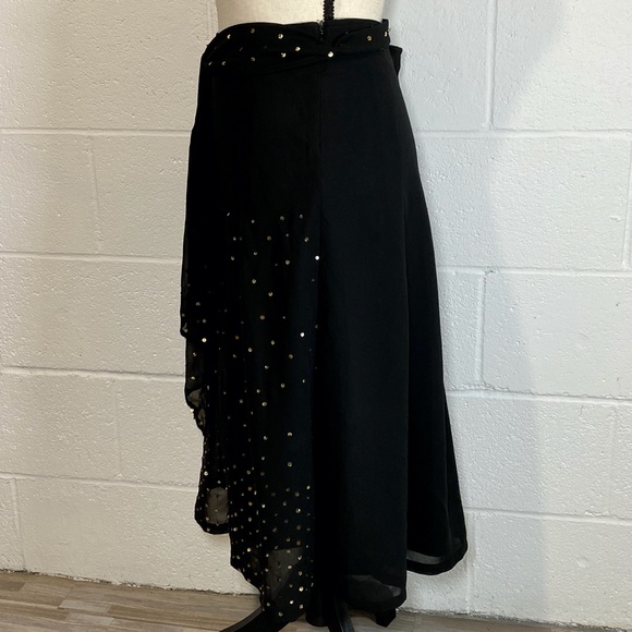 Rampage Clothing Company Black Skirt with Gold Sequins - Picture 2 of 9